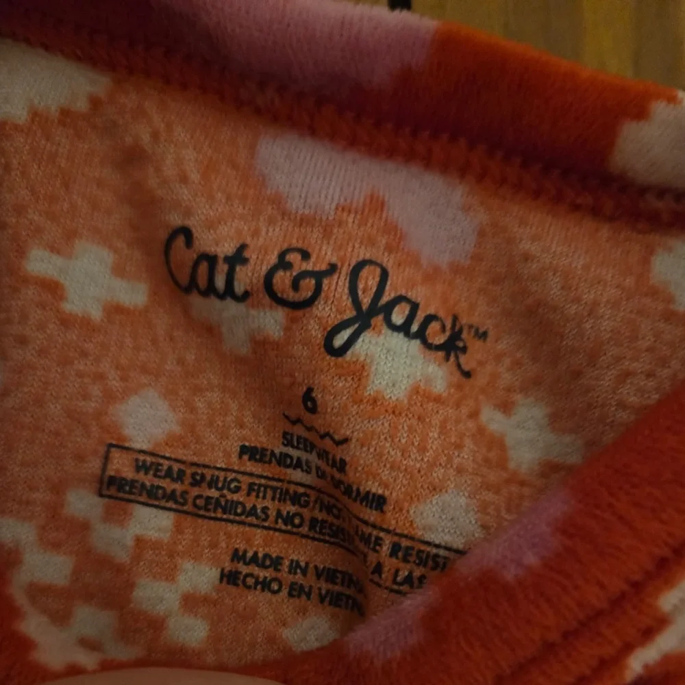 Cat & Jack Reindeer Cross & Hearts Red White Pajamas Matching Set Girls size 6